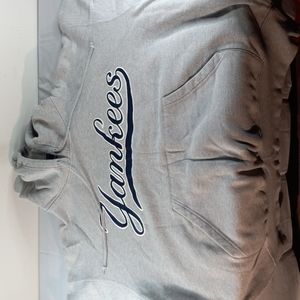 Majestic Embroidered Yankees Hood sz:xl